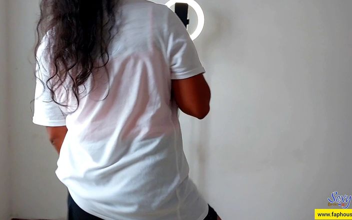 Sexy Brownis: Stiefzus sexy dans - het eindigt met harde snelle neukpartij