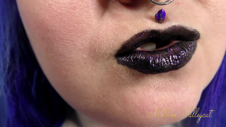 Mxtress Valleycat: Black lipstick fetish