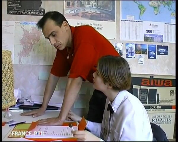 French Family Secrets: Kawaler zostaje wysadzona przez swojego nauczyciela matematyki