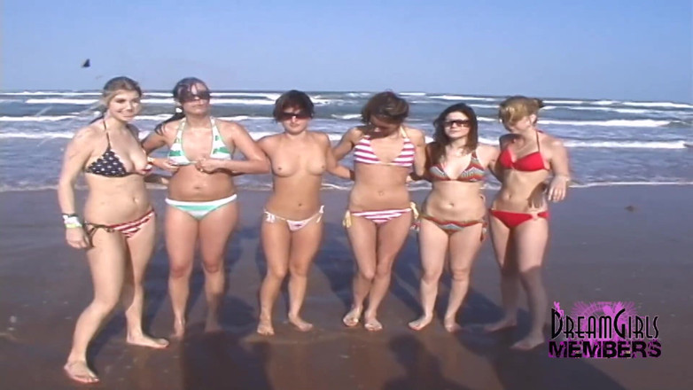 Dream Girls: Dziewczyny stają się nago na plaży