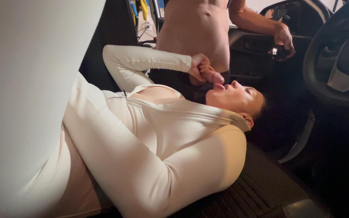 Bigmax8inch: 陌生人上我的车射在她脸上