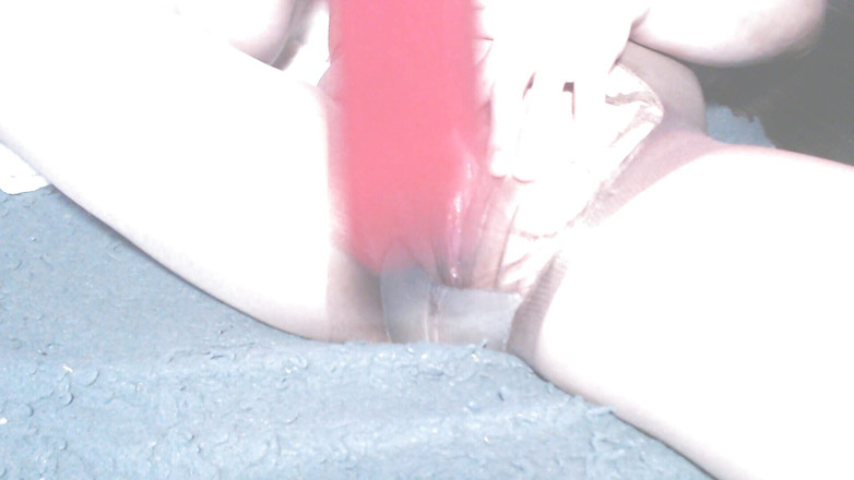 Babiescake: Aku menggunakan memekku sendiri untuk bersenang-senang. Aku mencambuk, menggunakan perangkat,...