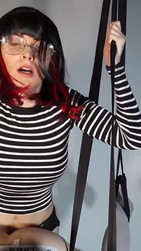 Strap-on-me Harness und Dildo in aktion