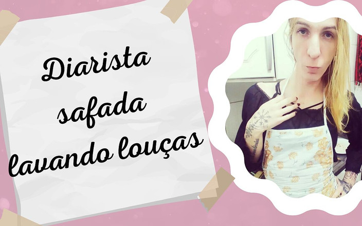 Sissy Aniya: Sissy Aniya - une femme au foyer trans s'enfile un gode...