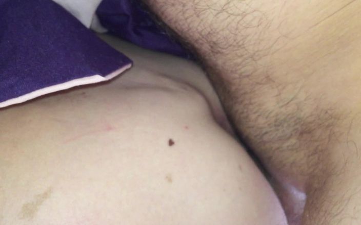 Dinar: 巨大なディックを持つFemboyハンサムな男の子は兼に彼のパパの大きなディックを突き刺しました