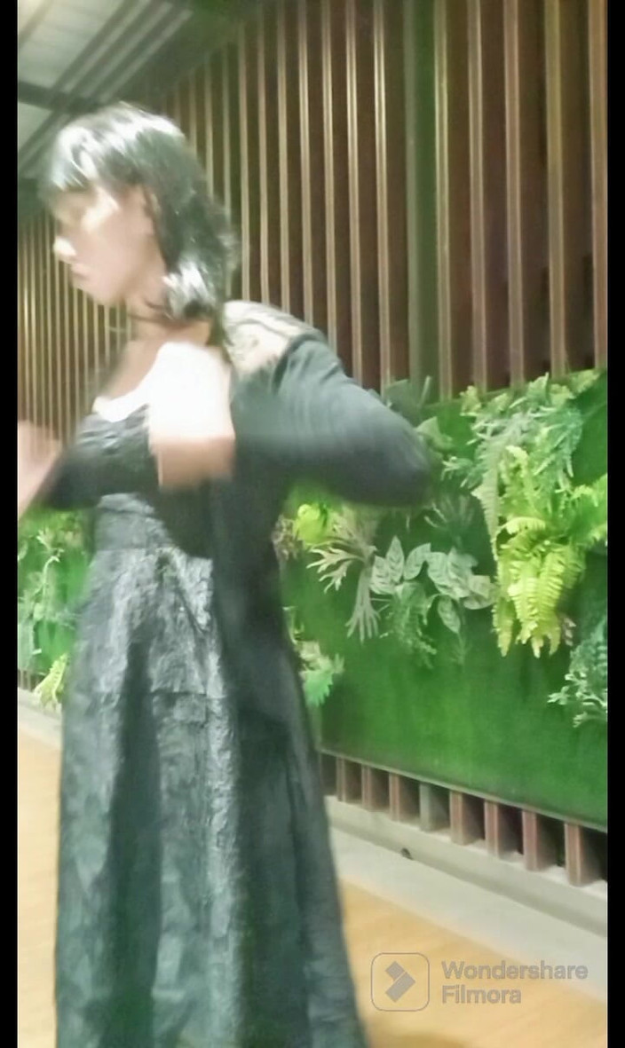 Menaiisd: Одягніть гарну сукню на відкритому повітрі та кінчи