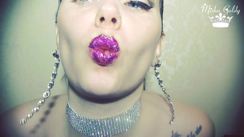 Goddess Misha Goldy: Purple wild lip smelling and grimaces