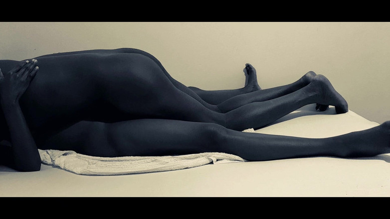 Iron: ベッドの上でロマンチックに