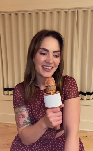 Siri Dahl: KARAOKE ČAS. Trvalo mi chvíli, než jsem se dostal kolem použití,...