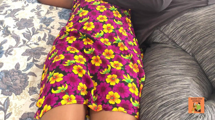 Aathiyaa: Une Sri-lankaise mariée au gros cul sexy s'amuse avec son...