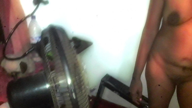 Redina: Il grosso cazzo nero di jaanu è appeso come un palo...