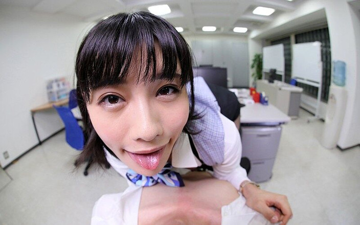 JAV hornyVR: , ड्रेसिंग ऑफिस ब्यूटी के साथ उन्माद को चूमना