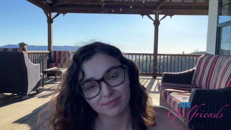 Classic ATK Girlfriends: Întâlnire virtuală