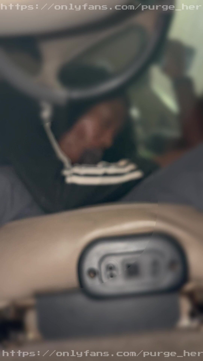 Purge_her: uzun bir iş gününden sonra sikimi çok iyi emiyor