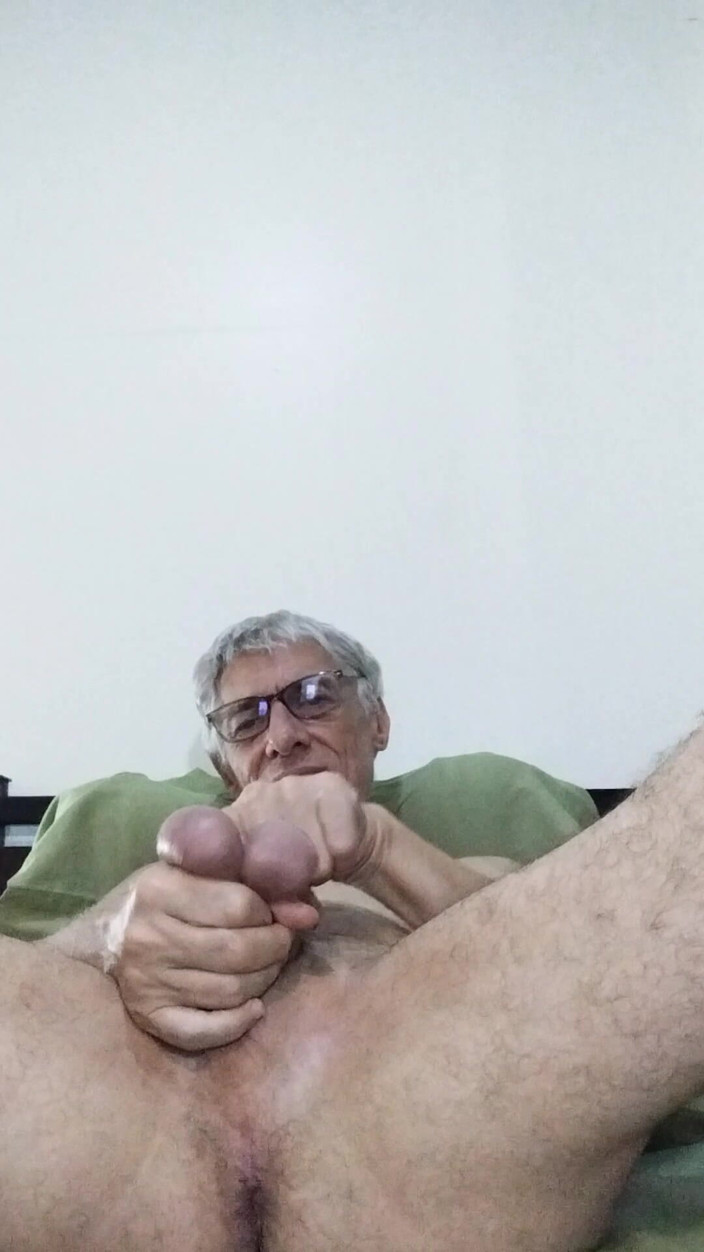 Big uncut hard cock: Kontol raksasa ini dicrot sperma sampai banjir!