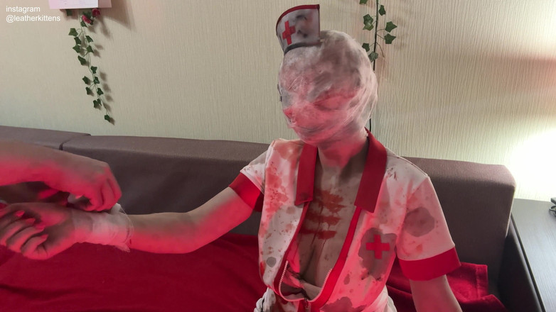 leathers_kittens: Un'infermiera Di Silent Hill È Venuta Da Me Ad Halloween per...