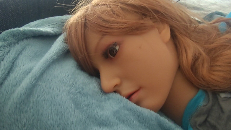 Adventuremacmax: 그녀는 그녀의 엉덩이와 허리에 정액의 큰 부하를 가져옵니다