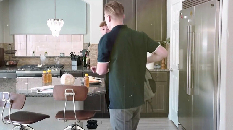 Say Uncle: 従順なラテン系イケメンは彼の支配的な義理の兄弟のペニスを取り、彼を射精させます。