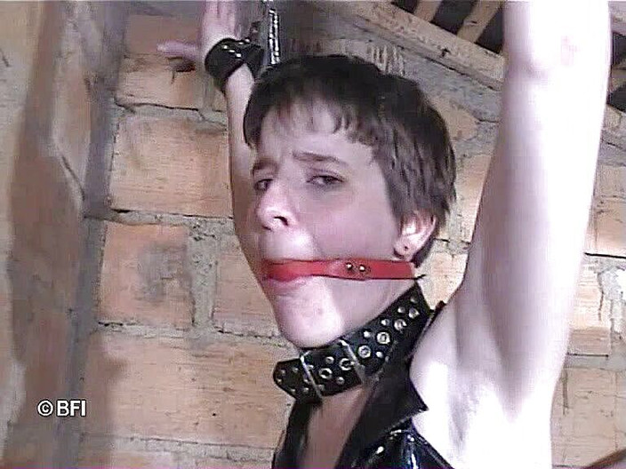 House of lords and mistresses in the spanking zone: Bizarre akten 20