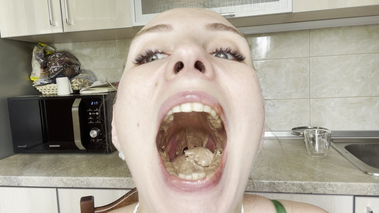 Hottie goddess: Грязный шоколадный мороженое, текущие губы и грязный рот