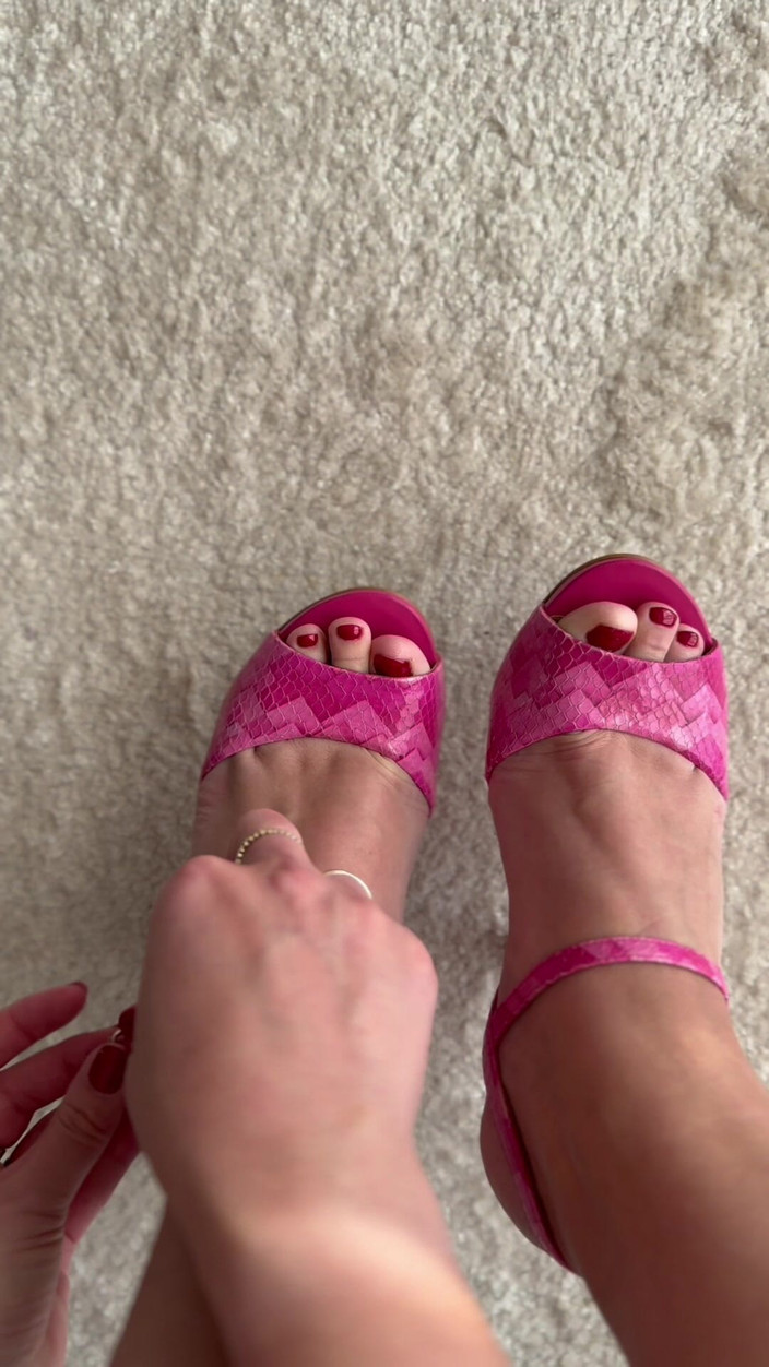 Velvet Witch 87: 발 감정가를 위한 피팅