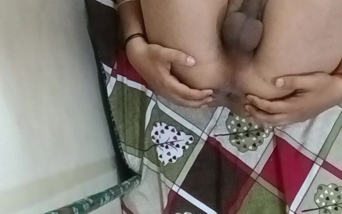 Rockko234: बिस्तर पर भारतीय लड़का नग्न एकल