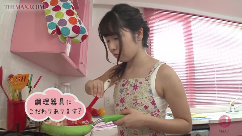 Asian happy ending: Cute Asian pleasured with vibrator on her hairy pussy - Part 1