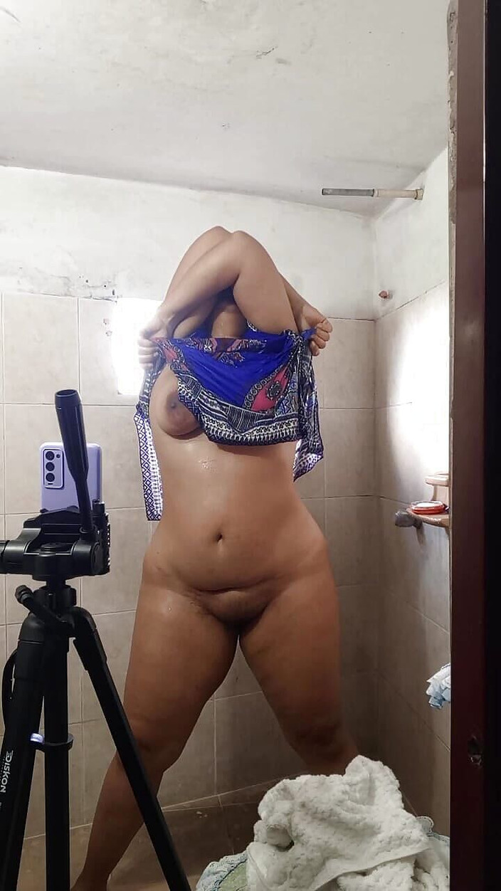 Mariano Aly: Jag ser min styvsyster alydenalyoficial onanera tills jag knullar henne...