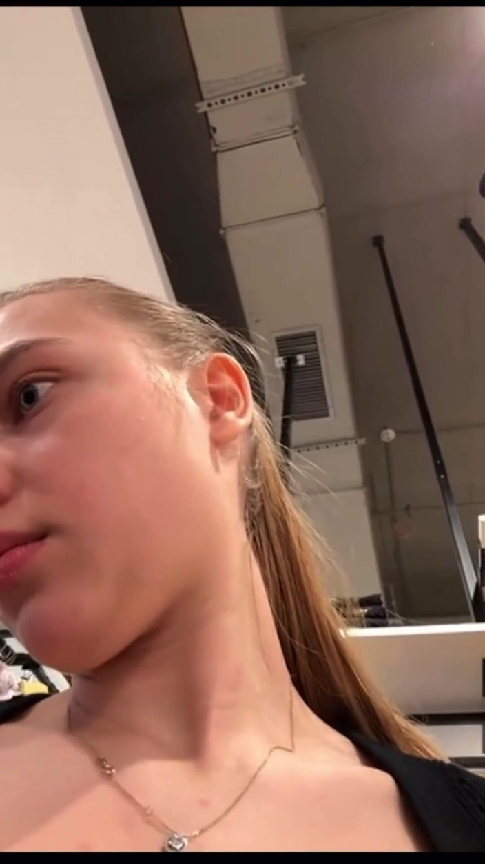 JuiceLussie: Masturberen in de winkel