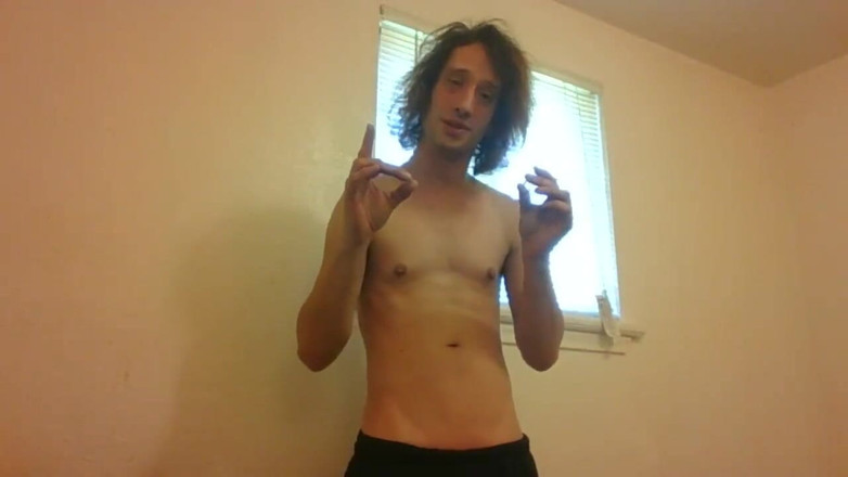 LilTaste: Topless transgirl tar hormonersättningspiller; Nästan ett år på hrt
