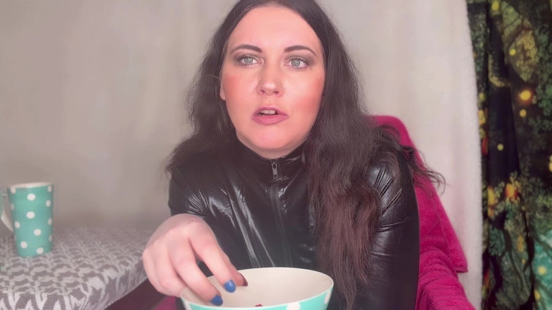 MissFFW: 라즈베리를 먹는 미스 Ffw Asmr