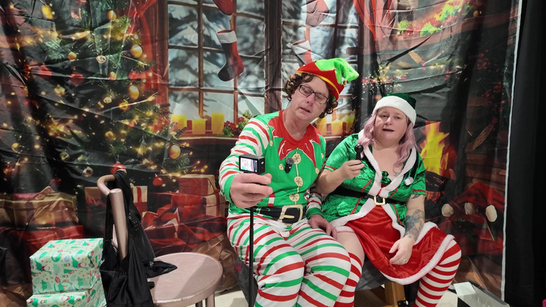 The Izars: Seks oyuncağı rafında 11. gün elfler