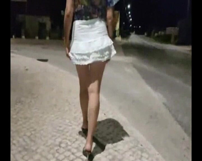 Casal Gresopio films: 道端で披露メル