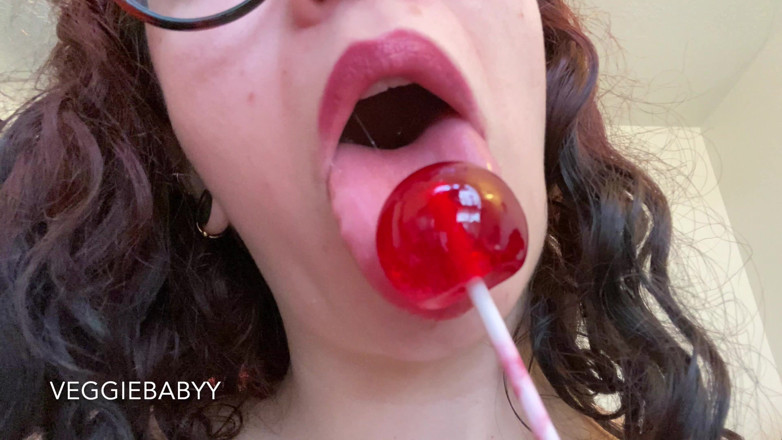 Veggiebabyy: 4K up-close Lollipop Oral Fixation