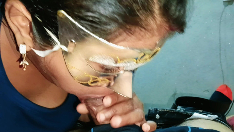 Sexy_girl_nehu: Indian Bhabhi Sucking Big Dick