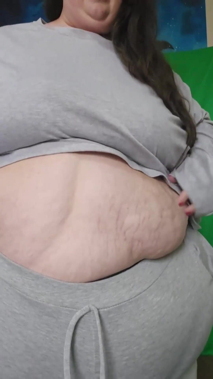 SSBBWLadyBrads: La gorda diosa se prueba la ropa