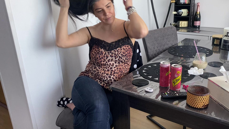 Panfil corina: Berkongkek soda dan dibakar dan kentut