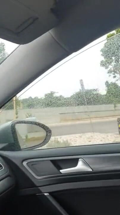 Dickflasher: Masturberen op een parkeerplaats van een colege