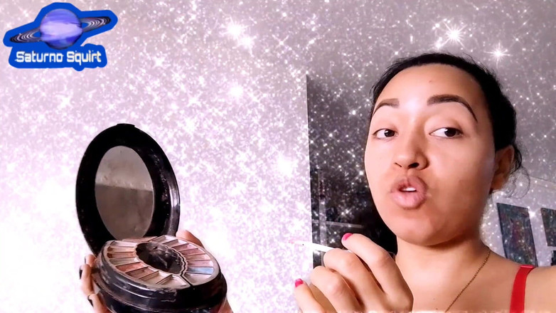 Saturno Squirt: 그녀가 JOI를하는 메이크업 튜토리얼은 공과 맛있는 음경을 빨아하는 방법을 가르쳐