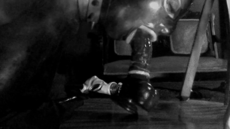 Kali Futa: Rubberdoll ssie dildo