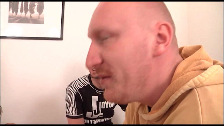 DEUTSCHE AMATEUR: गोल-मटोल युवा रंडी प्यार में