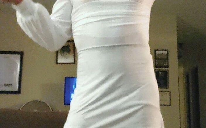 Lisa B.: Lisa inwhite slip