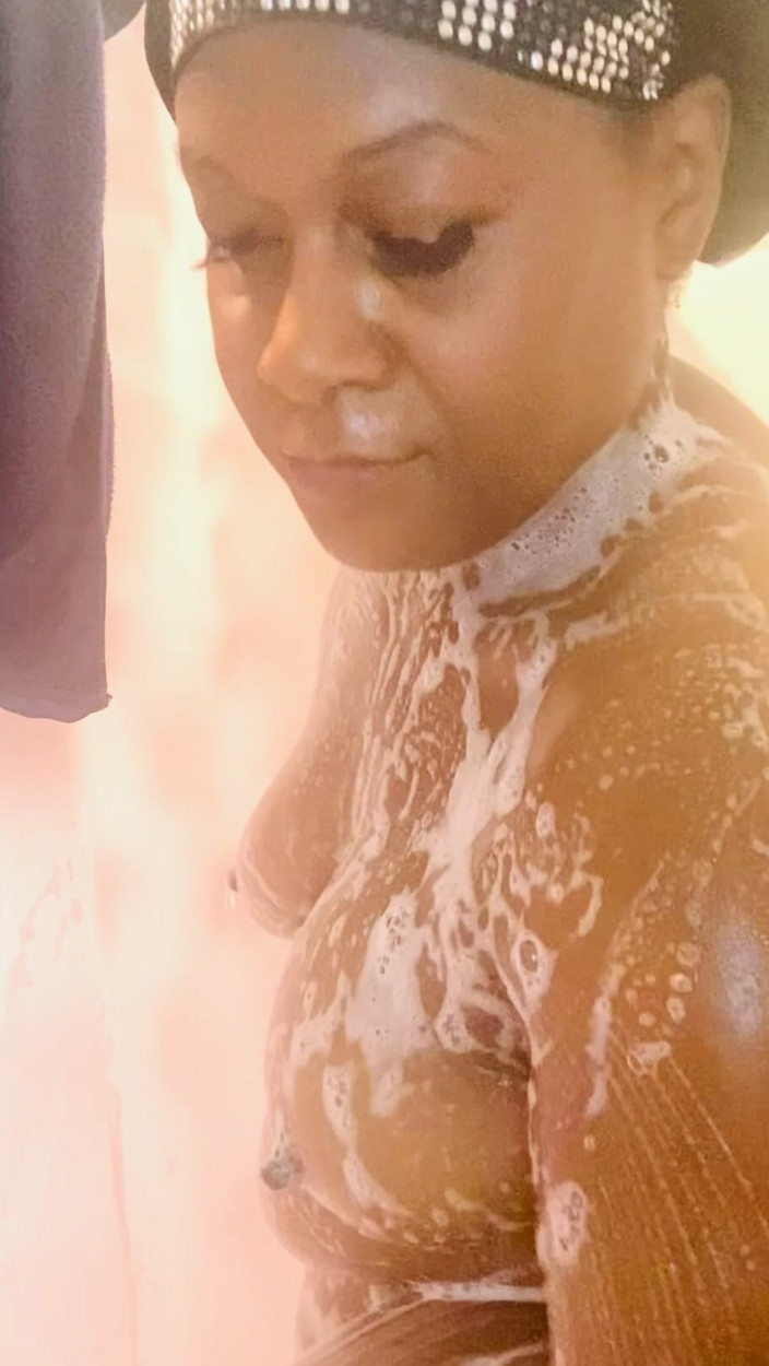 Luscious: 来和Peachy一起洗澡