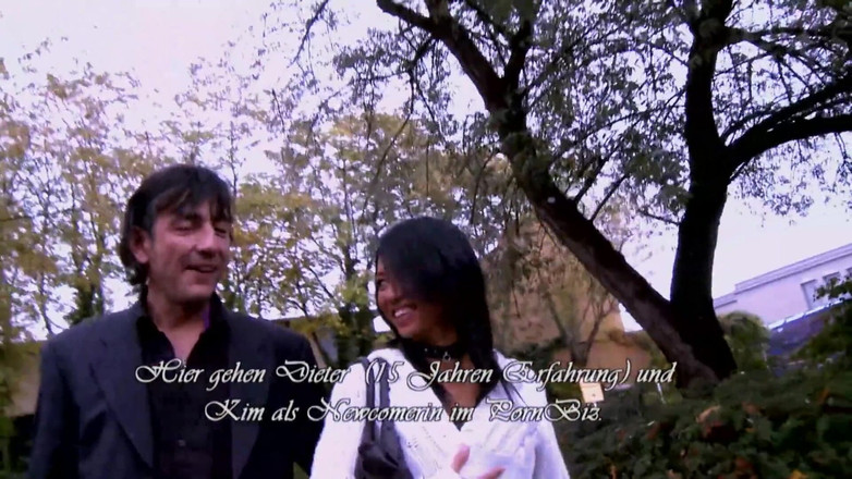 German Porn: Cewek asia didobel penetrasi sama cowok berotot