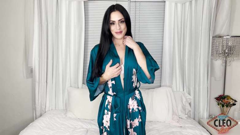 Cleo: Striptýz sexy robe Cleo