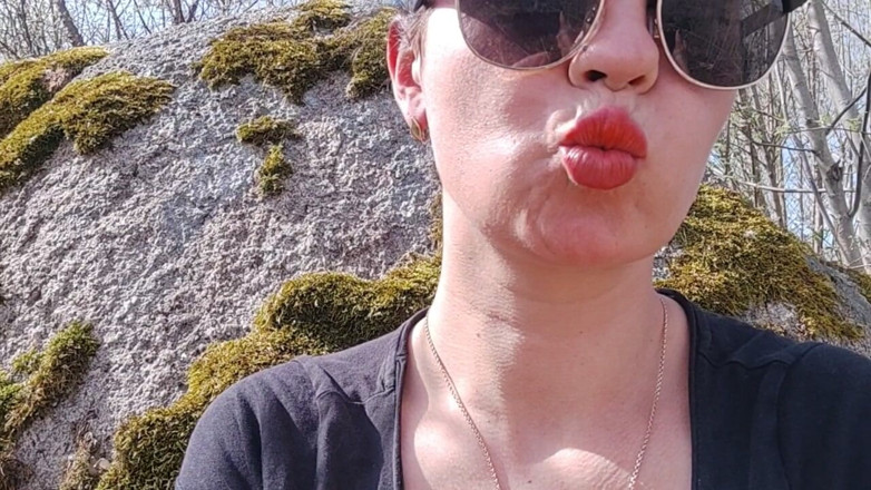 DirtyLubov: Pissing Outdoors
