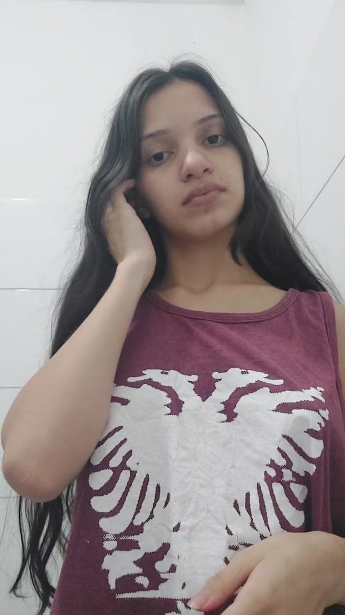 Alice Lima: Se mig spruta mjölk från mina bröst