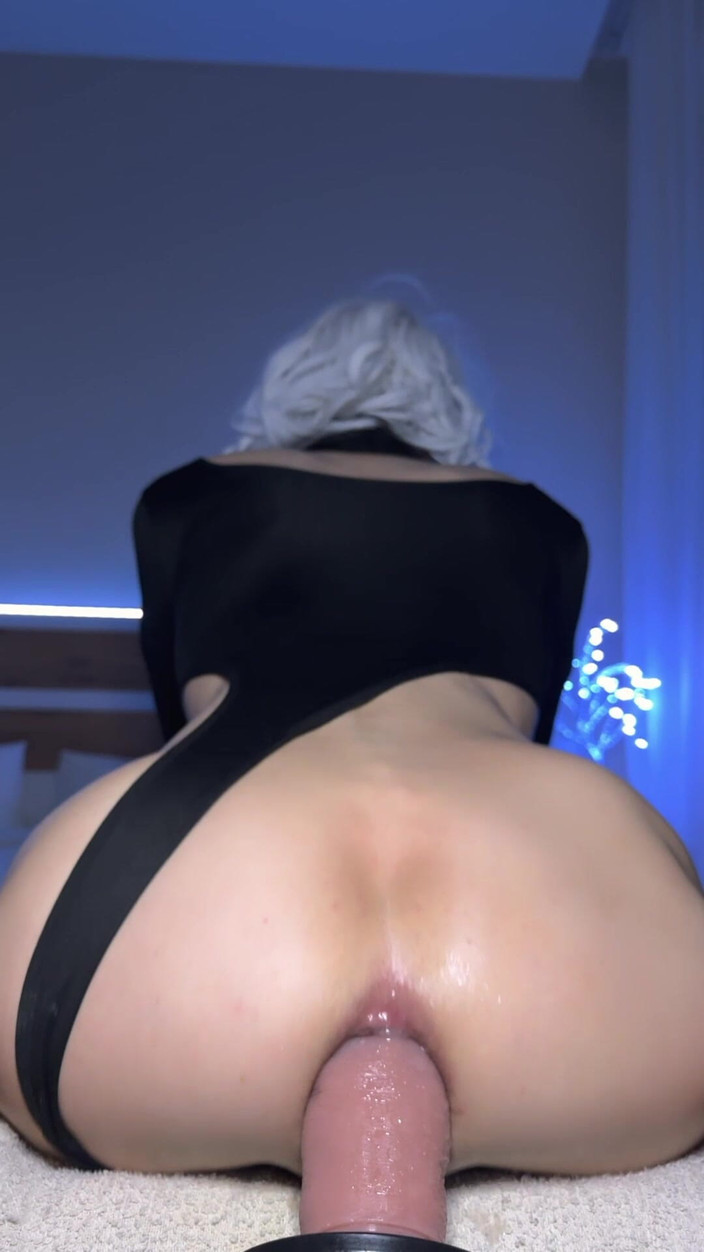 Liza femboy: 让我骑你