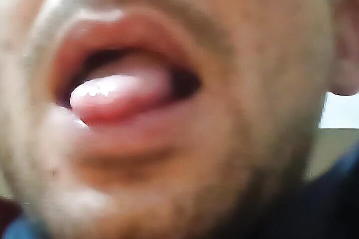 Gangbang straight: Lora berkeringat di mulut suka