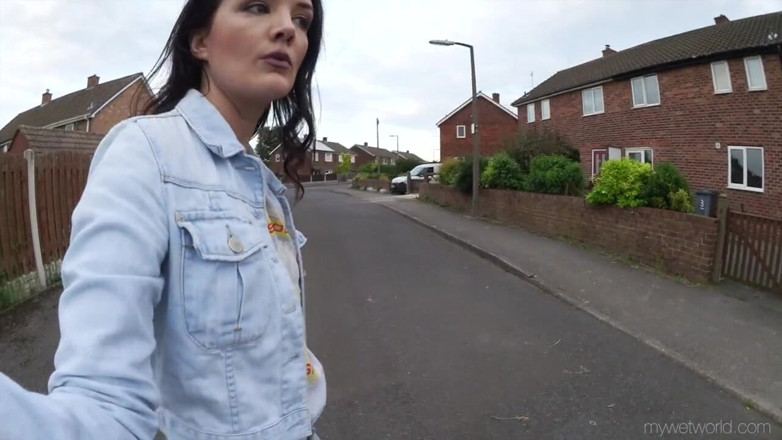 Faye Taylor: Grey jeans outdoors pissing and walking